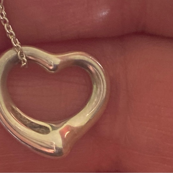 Tiffany and Co Elsa Peretti floating heart silver necklace - Picture 9 of 10